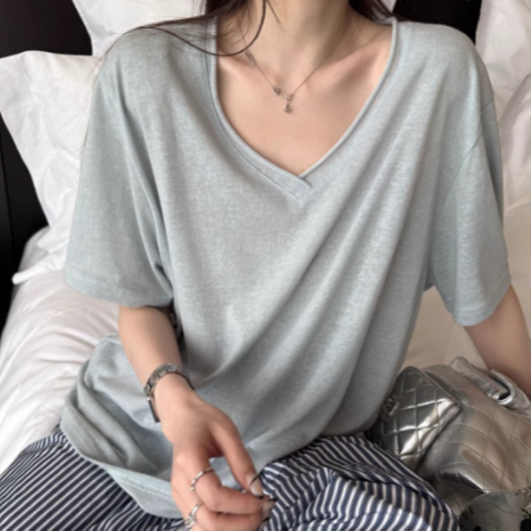 소프트 루즈핏 브이넥 반팔 티셔츠